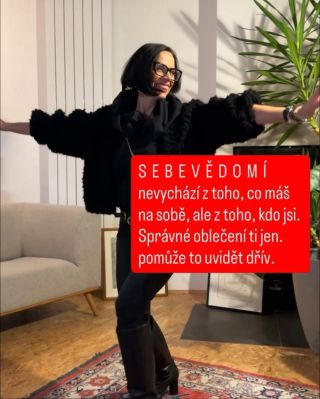 Nemusíš mít všechno promyšlené. Stačí být sama sebou. Nehledej dokonalost. Hledej, kdo opravdu jsi. Nepotřebuješ zapadnout...